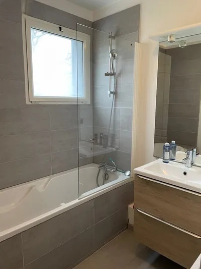 property 3 pièces . 70 m2 . Lille.