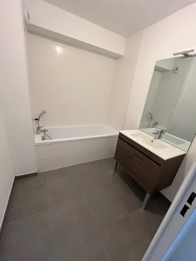 property Appartement T3 Neuf avec box et parking