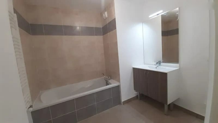 property Récent T3 Super état - VAISE