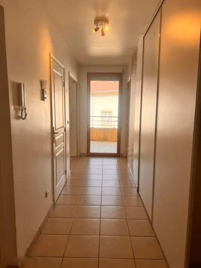 property Grand T4 lumineux avec balcon et garage