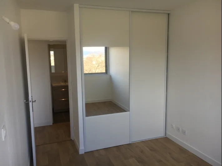 property LYON POINT DU JOUR / location appartement T4/5ème étage/ascenseur