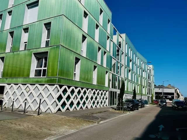 property Appartement T3 avec balcon - secteur rue de Venise